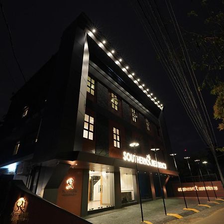 Southern Residency Kochi Exterior foto