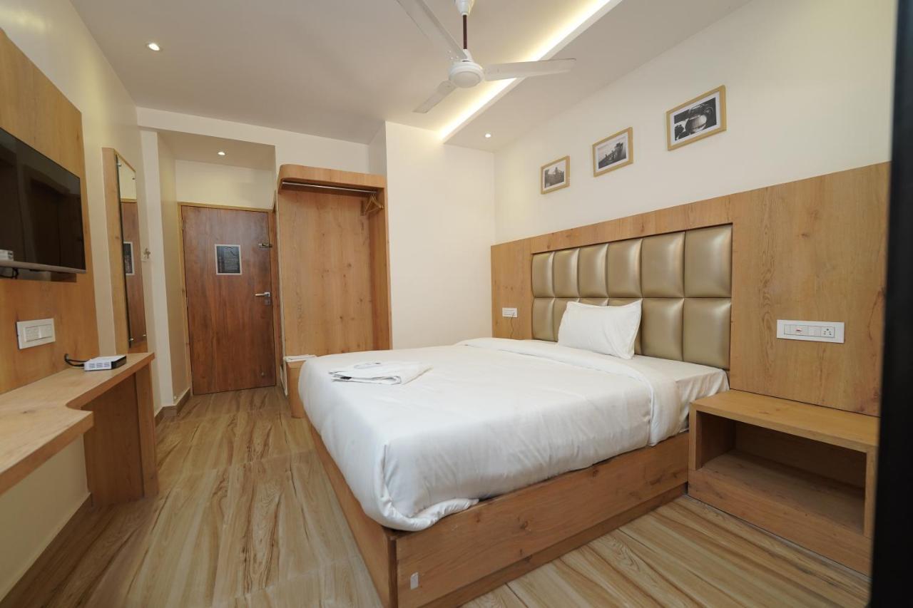 Southern Residency Kochi Exterior foto