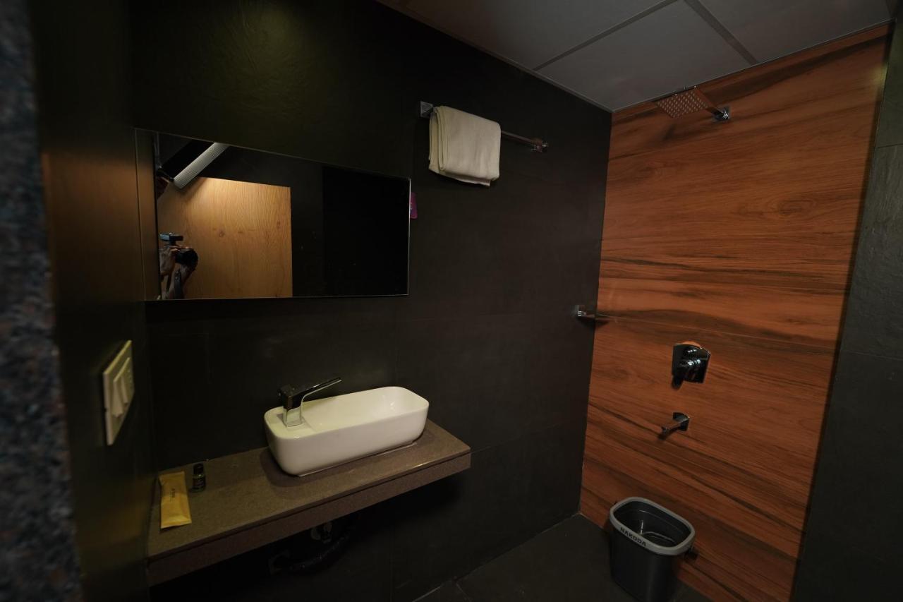 Southern Residency Kochi Exterior foto